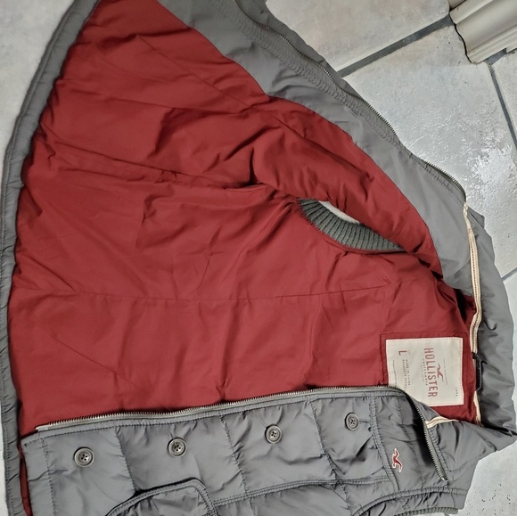 Hollister Puffer Vest - Picture 4 of 8
